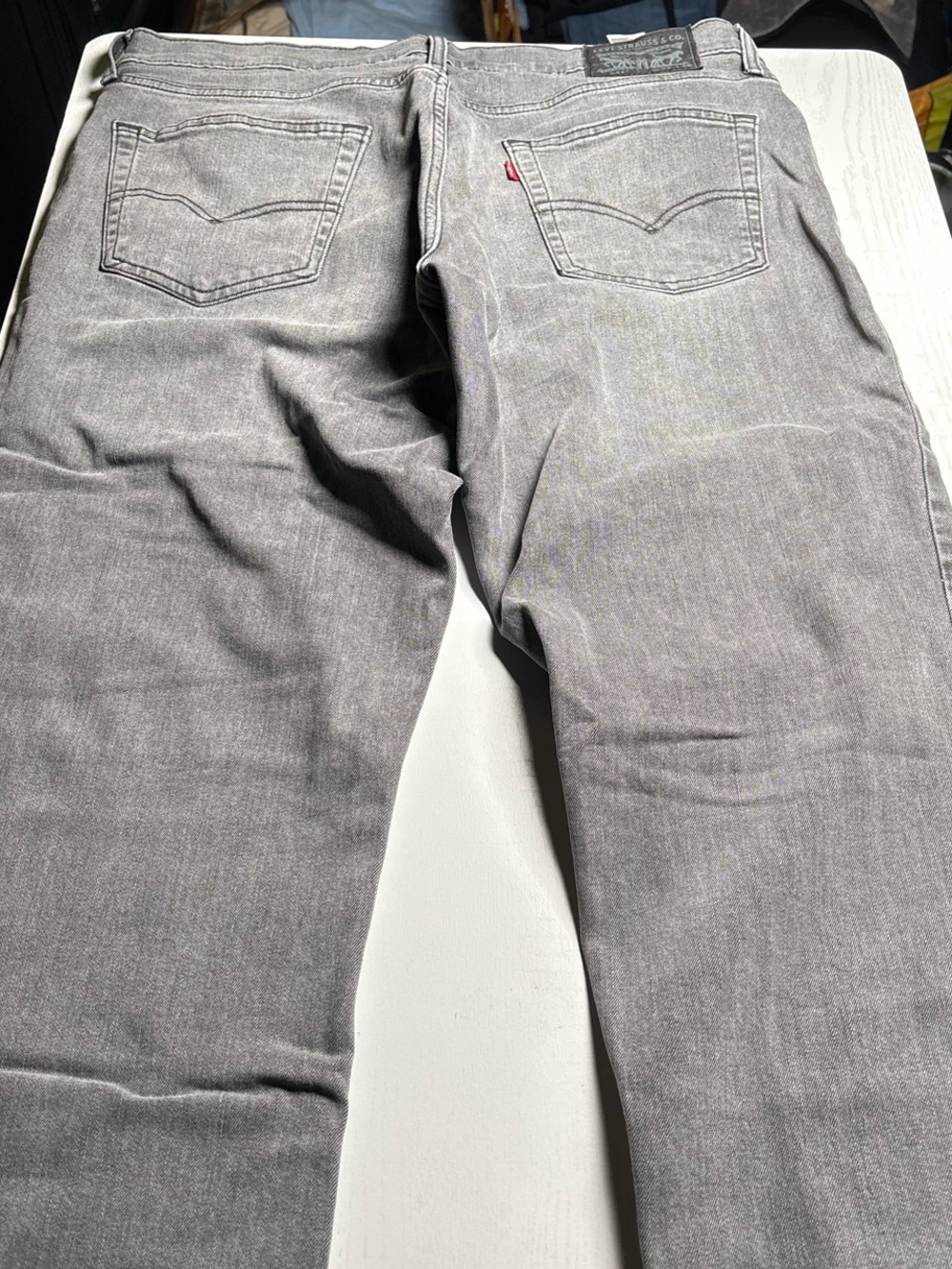 Levi's Slim Straight Jeans in Gray
